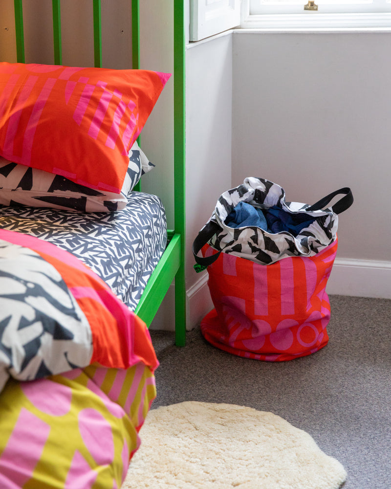 Reversible Laundry Bag in Hot Pink / Jungle / Mono