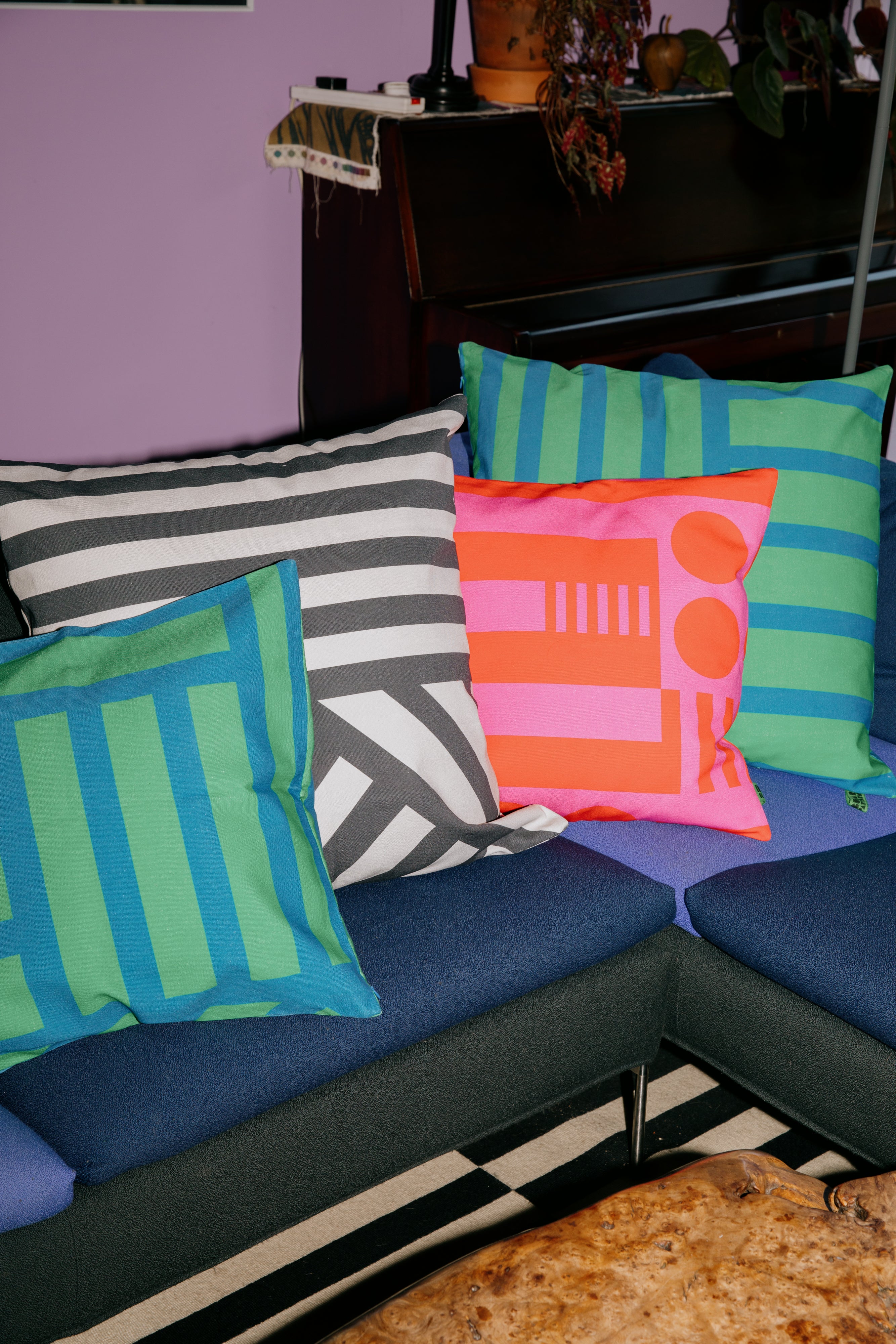 Canvas cushion cover in Mono