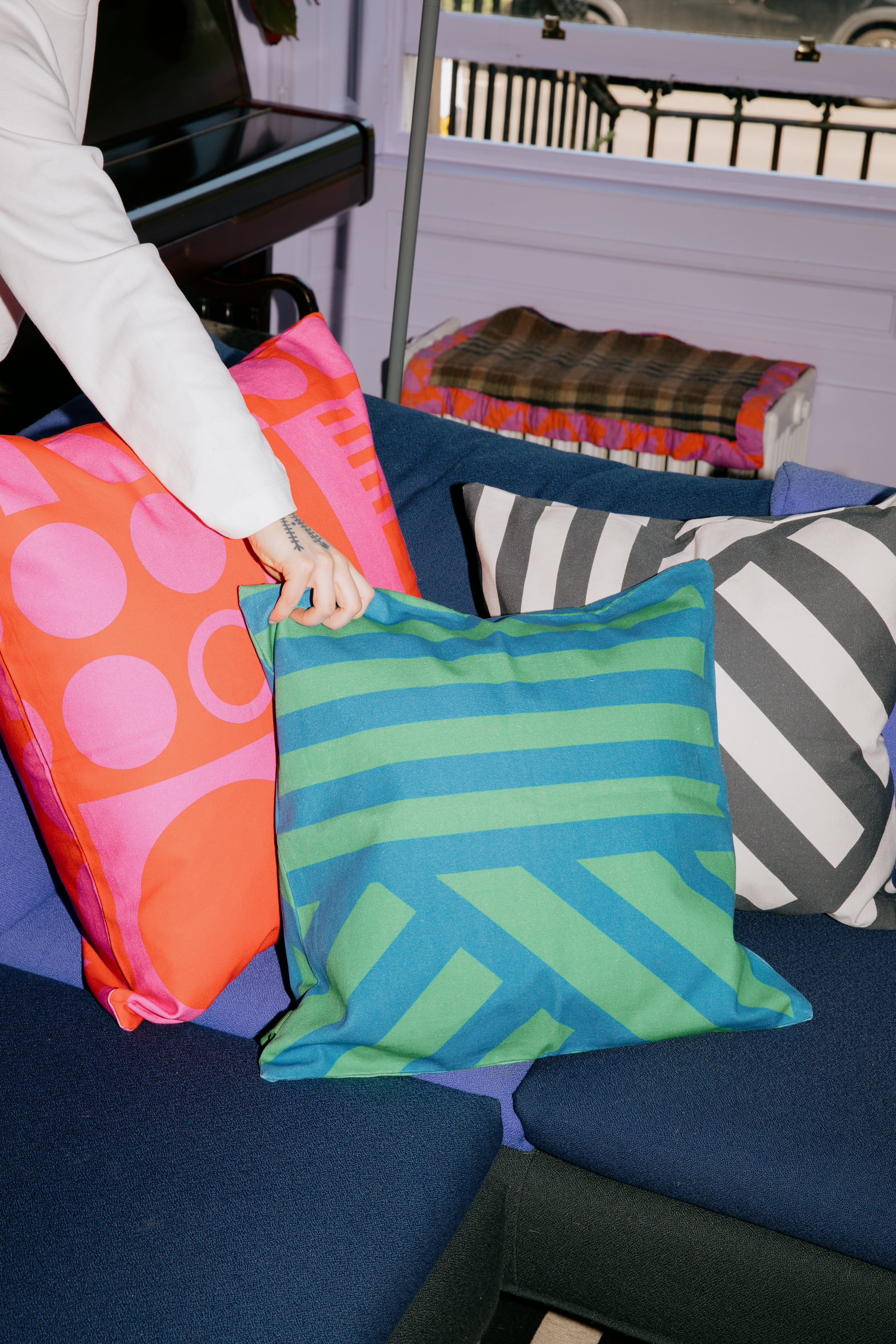 Canvas cushion cover in Kelly