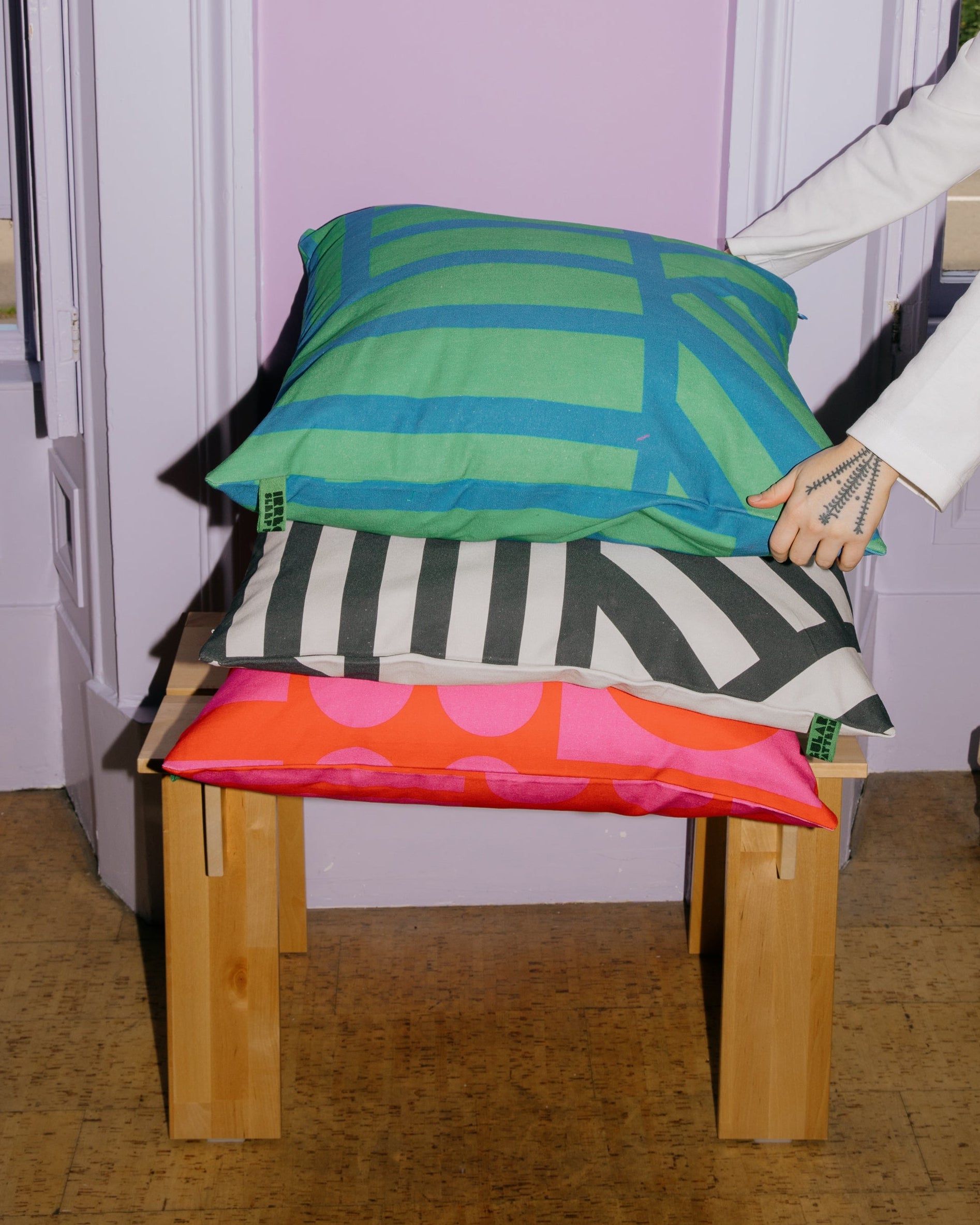 Canvas cushion cover in Kelly
