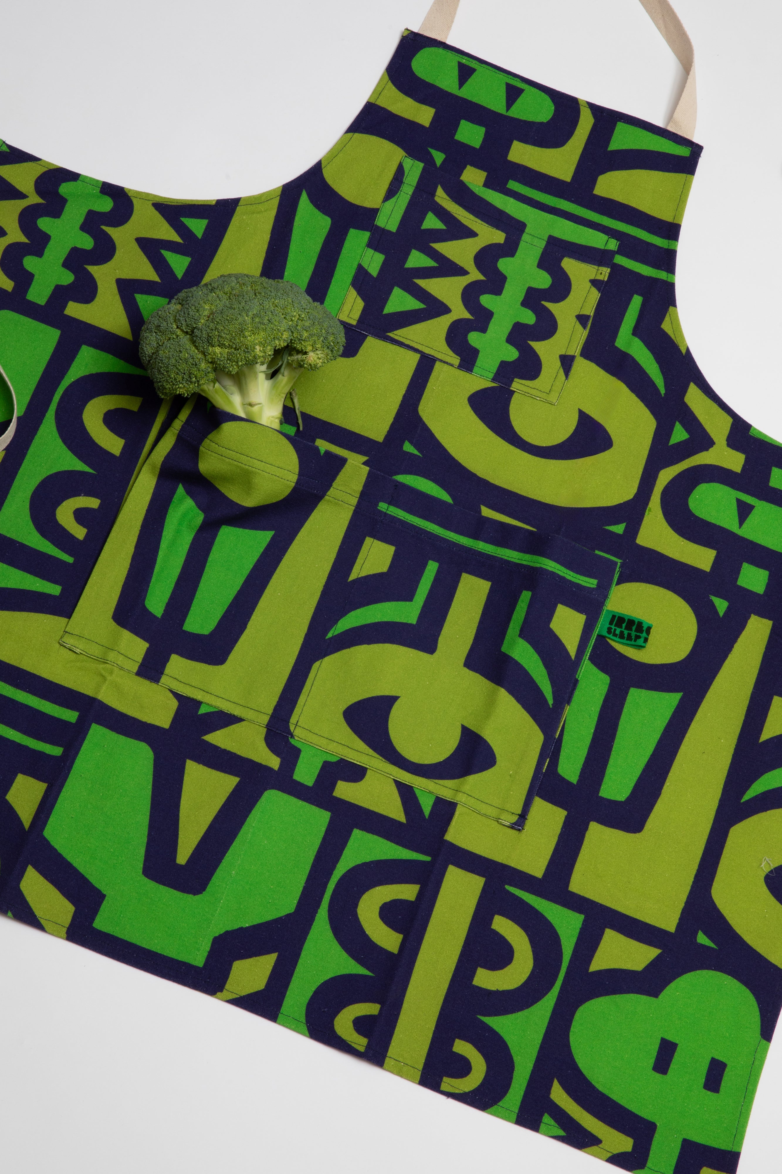 Apron in Jungle