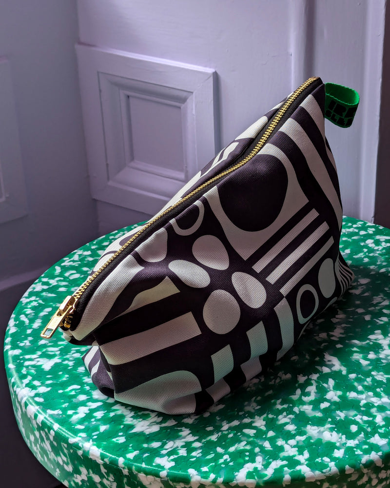 Organic Cotton Washbag in Mono