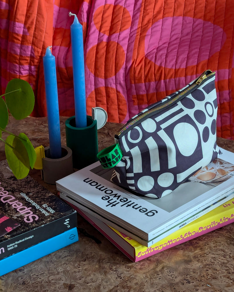 Organic Cotton Washbag in Mono