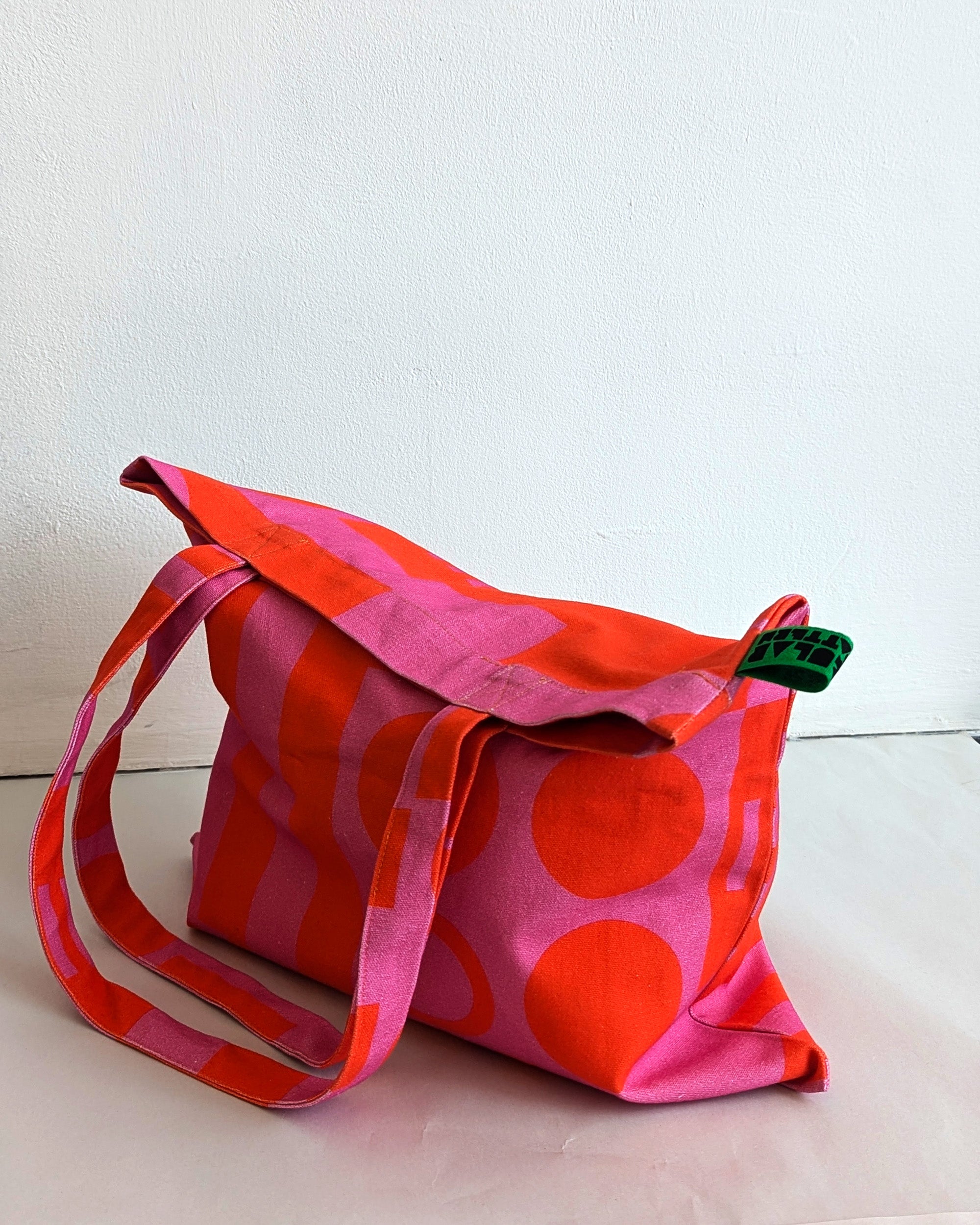 Paradox Tote bag in Hot Pink