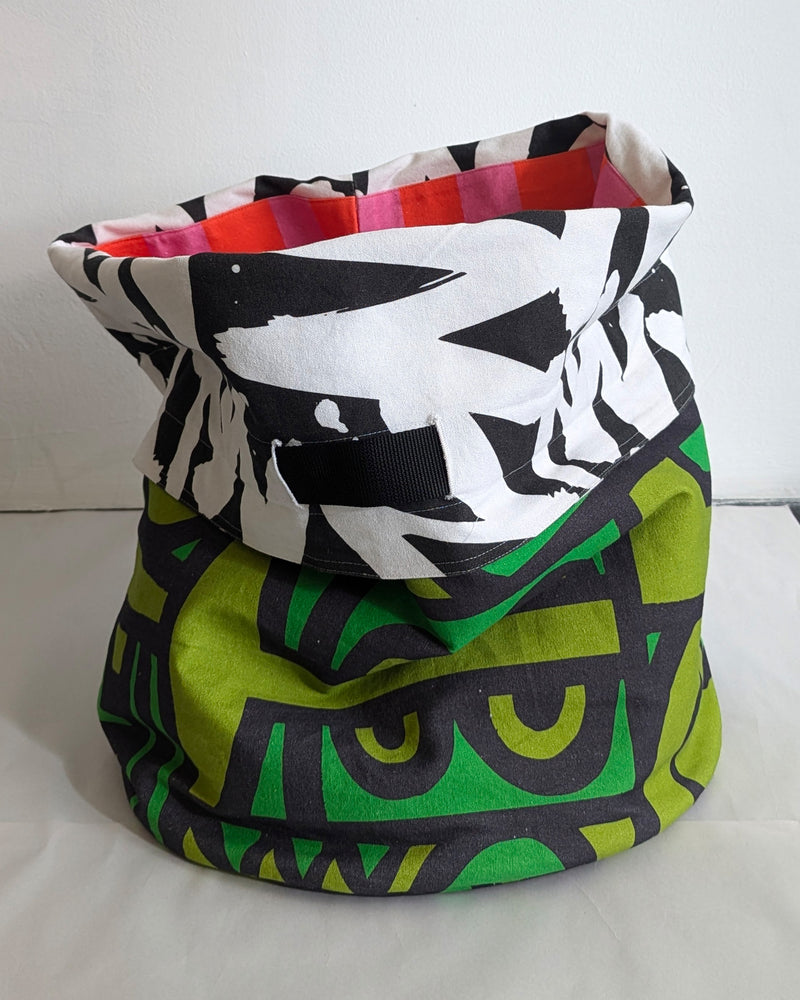 Reversible Laundry Bag in Hot Pink / Jungle / Mono