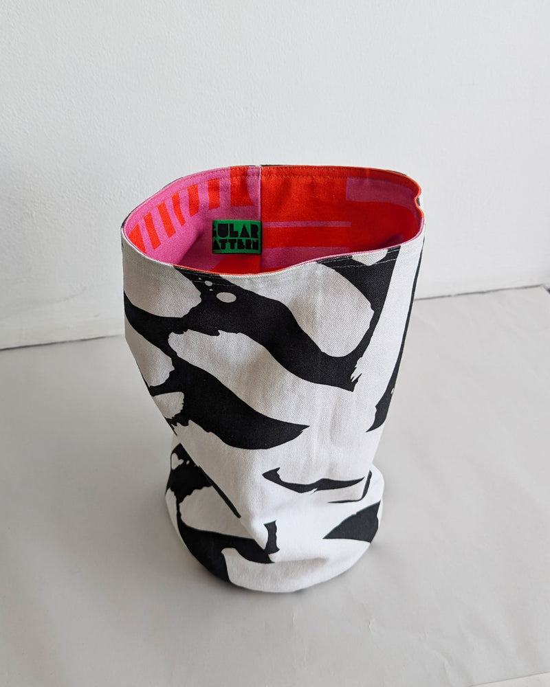 Small Storage Bag in Hot Pink / Mono