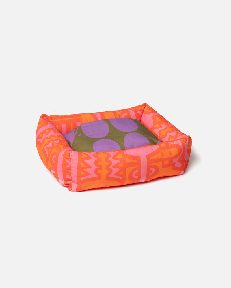 Irregular Dog Bed in Cayenne: Medium